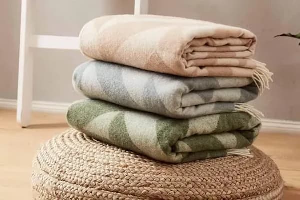 قیمت خرید پتو مسافرتی قلبی با فروش عمده